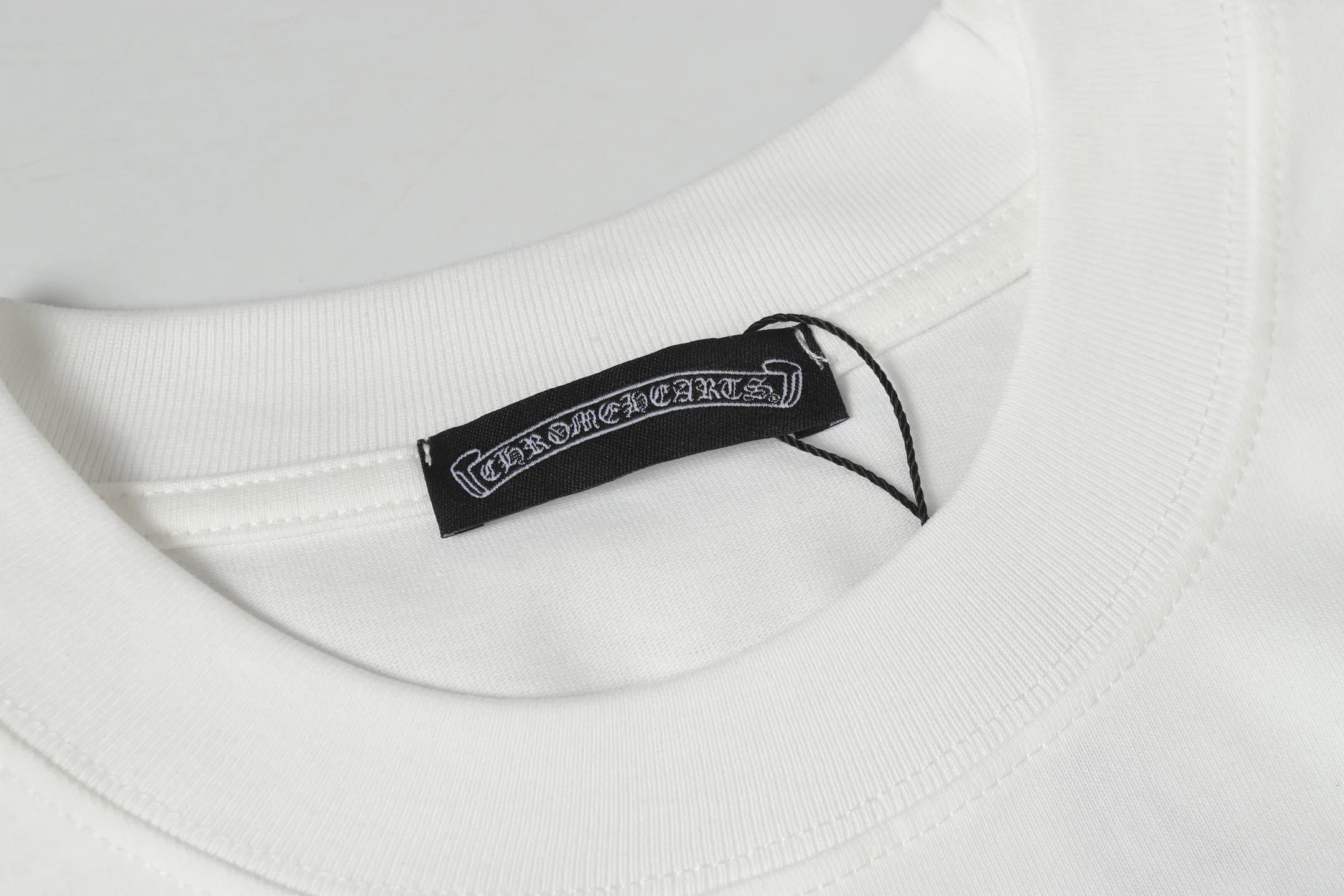 🅿️170 Chrome hearte/Chrome heart ch 25ss Miami limited Sanskrit printed T-shirt short sleeves. A must-have item for daily commuting for men and women in light luxury. The correct version is welcome to compare. Detailed features: ·280 grams of 100% cotton double yarn jersey fabric. ·Special thickened 32 pieces of double-strand 1x1 thread in the same vat. ·Double-needle cross-stitch technology. ·Original main mark washed hangtag. COLOUR: Black White SIZE：s m l xl